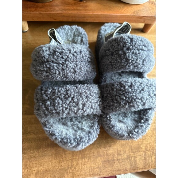 Ugg Women's Oh Fluffita Natural Sandals. - Picture 3 of 7